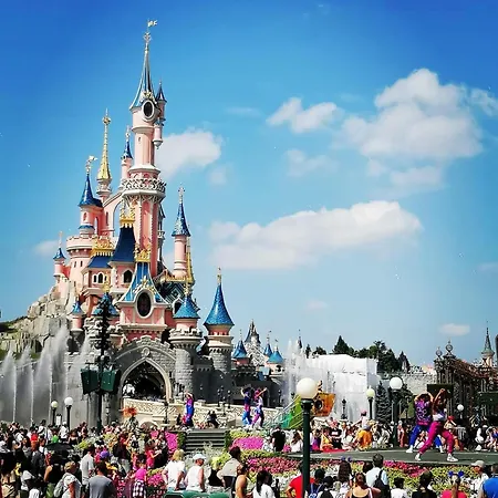 Apartmán Easy Check-in 8 Mins Disneyland 35 Mins Paris Free Starbucks Coffee Parking Wifi Bussy-Saint-Georges